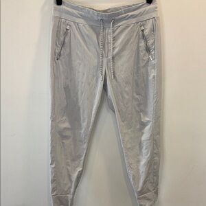 Athleta Trekkie North Jogger with zipper pockets Nylon Spandex Size 16